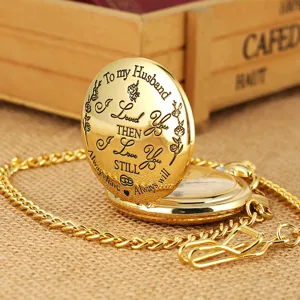 Vintage gegraveerd kwarts zakhorloge voor echtgenoot met ketting retro design metalen afwerking.