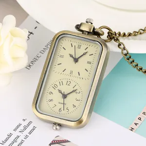 Vintage bronzen rechthoekige zakhorloge detail, dubbele tijdzone kwarts wijzerplaat en ketting.
