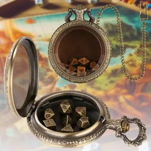 Vintage bronze DND θήκη ρολογιού τσέπης για ζάρια με βαριά αλυσίδα και μεταλλικά ζάρια.