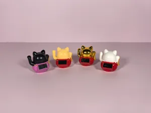 Mini gatto fortunato solare per cruscotto auto e decorazione domestica, simpatico gatto che oscilla.