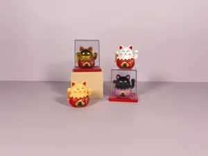 Simpatica mini statuetta di gatto portafortuna solare per cruscotto auto e decorazione casa.