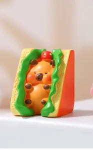 Mignonne figurine sandwich en résine capybara décoration de bureau jouet dessin animé