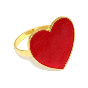 Rond de serviette coeur rouge support en metal dore pour fete de mariage saint valentin.