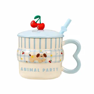 Simpatica tazza da caffè in ceramica con coperchio, paglia e ciliegia, 420ml per ufficio.