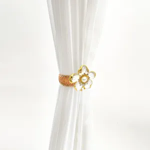 Goldene weiße fünfblättrige Blumen-Vorhangraffer, eleganter Feder-Vorhangclip für Heimtextilien.