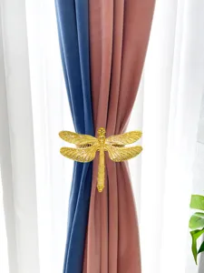 Goldener Libellen Vorhanghalter, Metall Raffhalter, stilvolles Heimdeko Accessoire Detail.