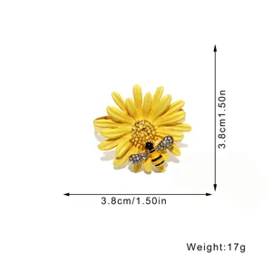 Dettaglio dell'anello portatovagliolo margherita con dimensioni 3,8 cm e peso di 17g per feste.