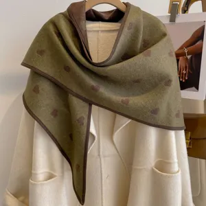 Thickened heart jacquard double-sided triangular shawl, stylish winter warm cape.