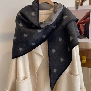 Thickened heart jacquard double-sided triangular scarf for women, warm winter outerwear.