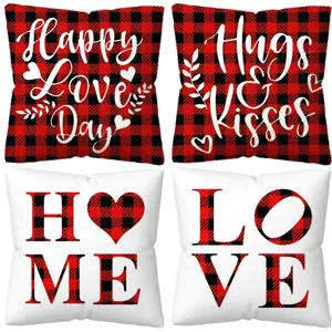 Juego de fundas de cojín a cuadros rojos y negros de San Valentín con letras de amor.