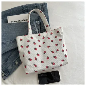 Leuke aardbeien print corduroy tote tas voor vrouwen, grote casual schoudertas voor dagelijks.
