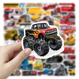 Nahaufnahme eines coolen Cartoon Monster Truck Vinyl Aufklebers mit Flammen, wasserdicht.
