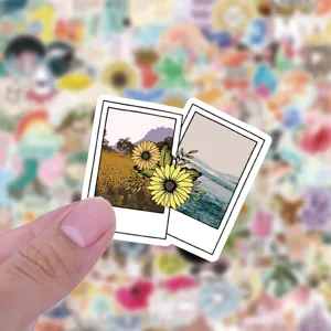 Nahaufnahme Detailansicht von süßen Sonnenblumen Polaroid Stil dekorativen Aufklebern für DIY.