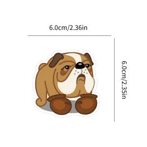 Simpatico adesivo impermeabile da bulldog con guantoni da boxe, ideale per laptop e borracce.