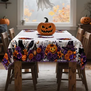 Λεπτομερής όψη τραπεζομάντιλου Halloween με γιορτινές κολοκύθες και μαύρες γάτες.