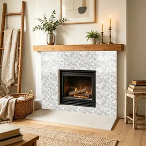 Detalle de adhesivo de azulejos de película de cristal con diseño de chimenea.