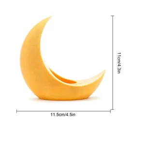 Primer plano detallado del portavelas de media luna impreso en 3D con dimensiones visibles.