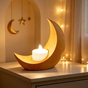 Exquisito portavelas de luna creciente de madera con vela LED para decoración acogedora.