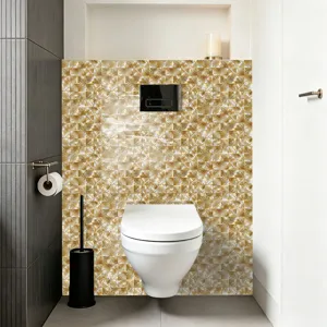 Adhesivo de baldosa de película de cristal de mosaico dorado para decoración de pared de baño.