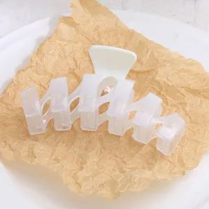 Minimalist Transparent Gradient Wave Hair Claw Clip Acrylic Shark Clip Hair Accessories For Women Daily Styling