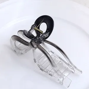 Minimalist transparent gradient black wave hair claw clip for stylish hair styling