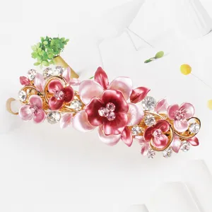 Detailed close-up of a large Korean alloy rhinestone flower hair clip design.