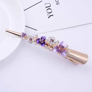 Detail view of elegant rhinestone flower hair clip, alloy baking paint ponytail hairpin.