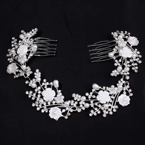 Strass perle peigne a cheveux de mariee detail presentation, accessoire floral mariage.
