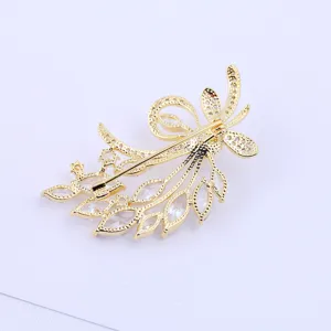 Exquisite gold-plated zircon wheat ear brooch pin, elegant floral suit lapel accessory.