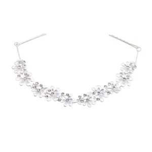 Elegante bruid haarwijnstok met witte bloemen en strass steentjes voor perfecte bruiloften.