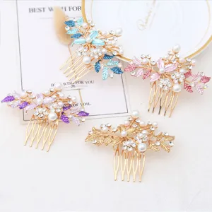 Exquisite rhinestone pearl hair comb detail, elegant floral alloy headpiece for women.