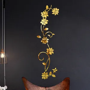 Goldene Acryl Blumen Rebe Spiegel Wandaufkleber Detail zeigt reflektierende Oberfläche.