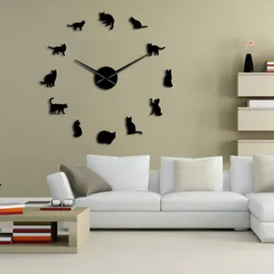 Reloj de pared grande de acrílico para gatos DIY con diseño minimalista para la sala de estar.
