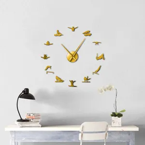 Reloj de pared espejo acrilico 3D gimnasia, grande pendulo dorado silueta de deporte.