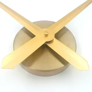 DIY Wanduhr Ersatzteile goldene Metallzeiger und zentrales Uhrwerk für große Dekouhren.