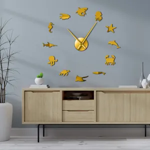 Moderne 3D Acryl Spiegel Wanduhr mit Meerestier Silhouetten fuer das Wohnzimmer