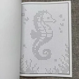 Livre de motifs au point de croix page interieure grille design clair imprime guide DIY