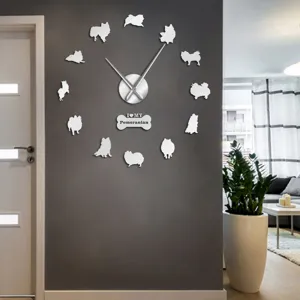 Orologio da parete a specchio 3D in acrilico con silhouette di cane pomerania per soggiorno
