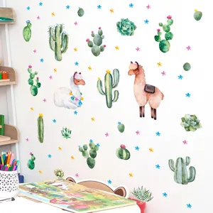 Dettaglio adesivo murale lama cactus succulenta con simpatici disegni di piante per bambini.
