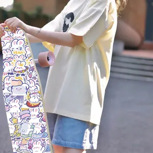 Adorabili adesivi graffiti con coniglio dei cartoni animati longboard skateboard decorazione