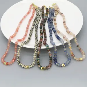 Chaîne clavicule perles en pierre naturelle collier mode gemme colorée bijoux femmes détail