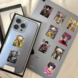 Graffiti jongen cartoon stickers gedetailleerd overzicht, koele laptop en telefoonhoes decoratie.