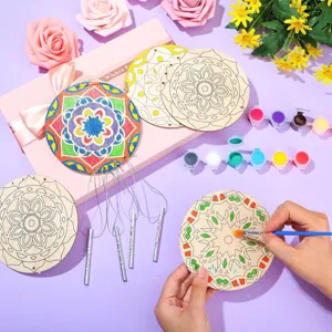 Kit fai da te carillon vento mandala in legno per bambini con colori e pennelli decorazione.