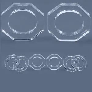 Transparente Acryl Serviettenringe Detailansicht mit achteckigem Design für die Tischdeko.