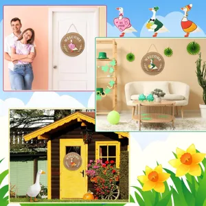 Holz Willkommensschild mit süßen austauschbaren Gänse Motiven für schöne Feiertagsdekoration.