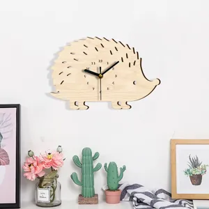 Hölzerne Igel Wanduhr Detail, süße Cartoon leise Uhr für Kinderzimmer Schlafzimmer.