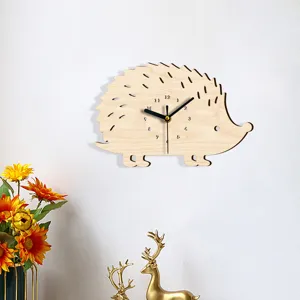 Holz Igel Wanduhr fuer Kinderzimmer Schlafzimmer Dekor, leise Cartoon Holzhaengeuhr.