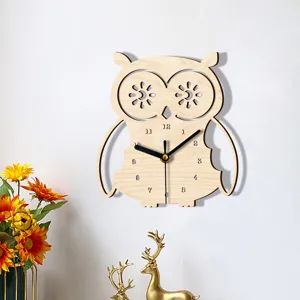 Holz Eule Wanduhr Detailansicht, kreative leise Hängeluhr für Kinderzimmer und Schlafzimmer Dekor.