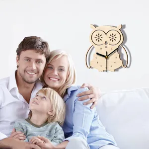 Hölzerne Eulen Wanduhr, leise Cartoon Uhr für Kinderzimmer, Schlafzimmer und Heimdeko.