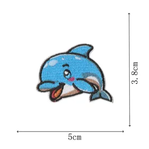 Süßer Cartoon Delfin gestickter Aufnäher zum Aufbügeln für Kleidung Reparatur Abzeichen DIY